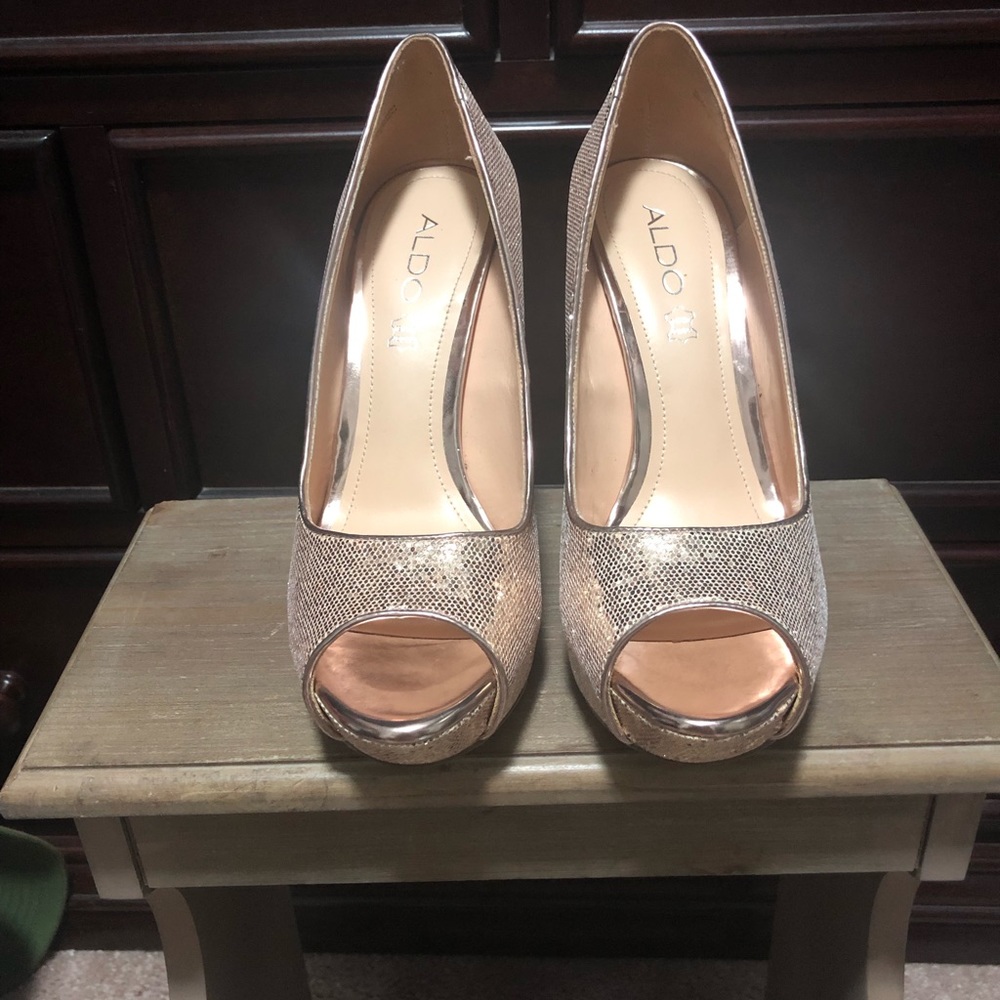 Heels - Picture 3 of 8